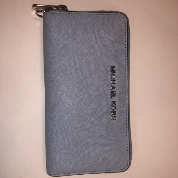 Michael Kors Baby Blue Saffiano ZIP Wallet - Picture 1 of 3